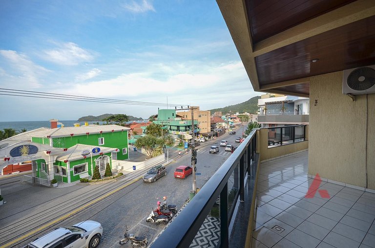 1038 - Apartamento com vista para o mar na Avenida De Bombin