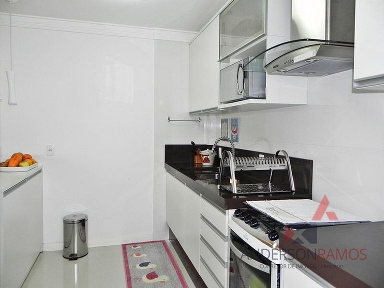 1056 - Apartamento para locação na praia de Bombinhas