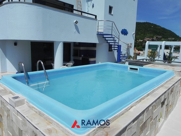 1027 - Cobertura duplex com piscina em Bombinhas