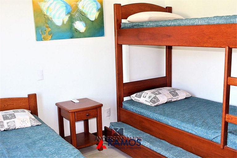 1027 - Cobertura duplex com piscina em Bombinhas