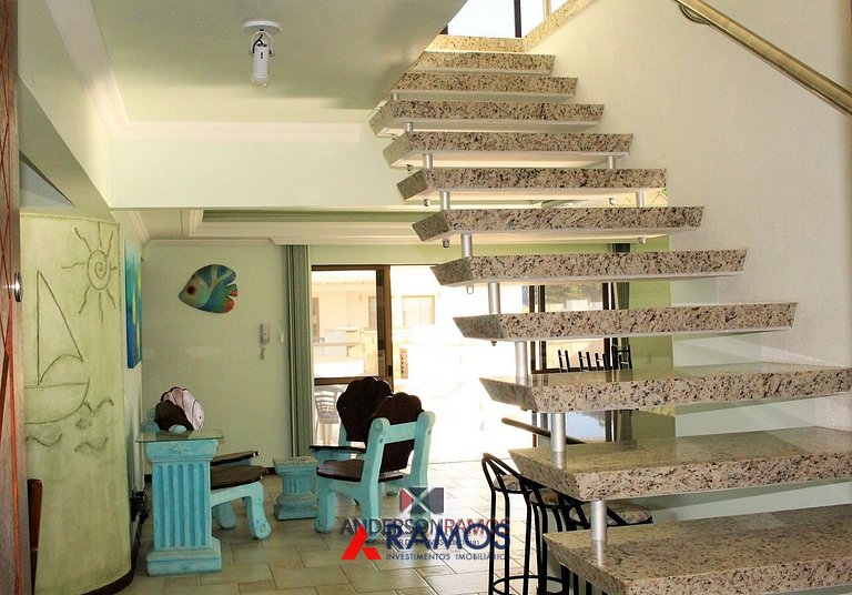 1027 - Cobertura duplex com piscina em Bombinhas