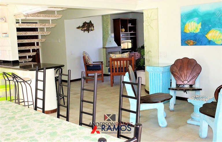 1027 - Cobertura duplex com piscina em Bombinhas