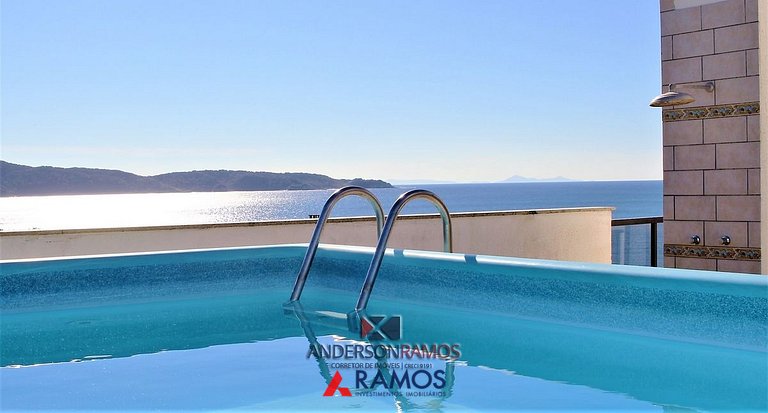 1027 - Cobertura duplex com piscina em Bombinhas