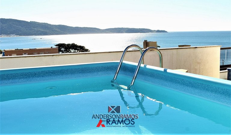 1027 - Cobertura duplex com piscina em Bombinhas