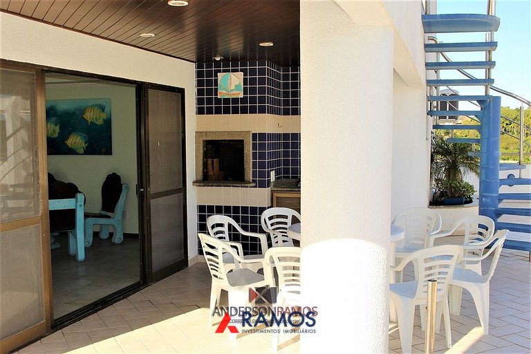 1027 - Cobertura duplex com piscina em Bombinhas