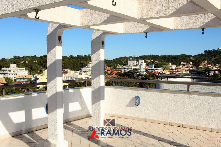 1027 - Cobertura duplex com piscina em Bombinhas