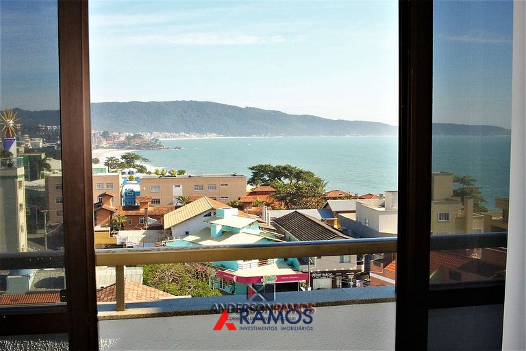 1027 - Cobertura duplex com piscina em Bombinhas