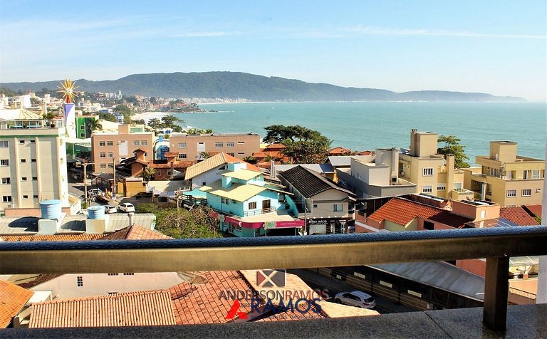 1027 - Cobertura duplex com piscina em Bombinhas