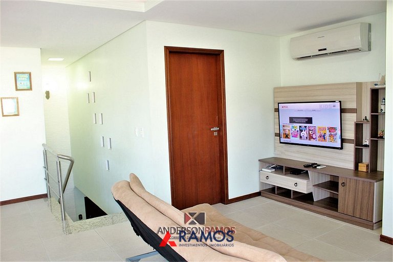 1027 - Cobertura duplex com piscina em Bombinhas