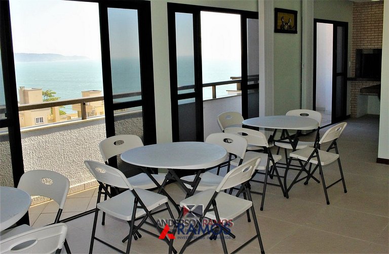 1027 - Cobertura duplex com piscina em Bombinhas