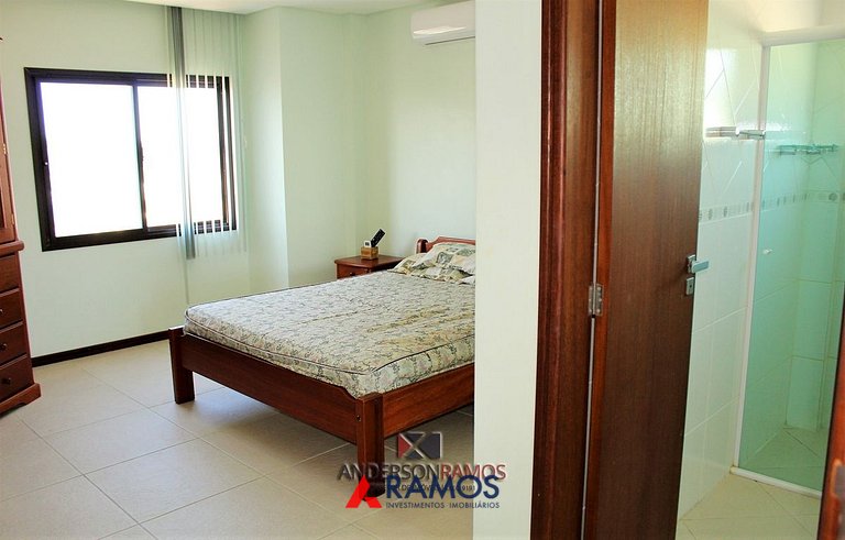 1027 - Cobertura duplex com piscina em Bombinhas