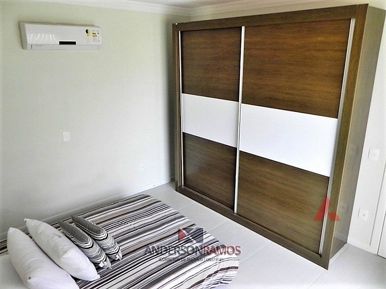1022 - Apartamento com vista para o mar de Bombinhas - Resid