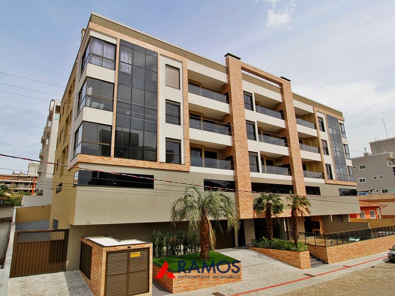 1087 Apto na praia de Bombinhas