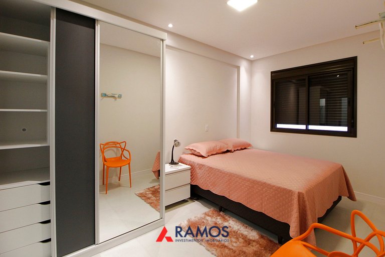 1087 Apto na praia de Bombinhas