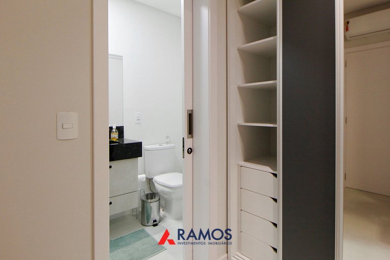 1087 Apto na praia de Bombinhas