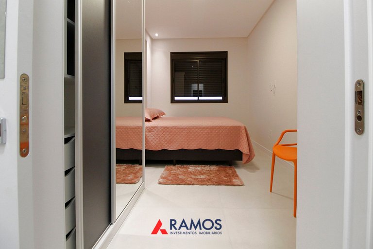 1087 Apto na praia de Bombinhas