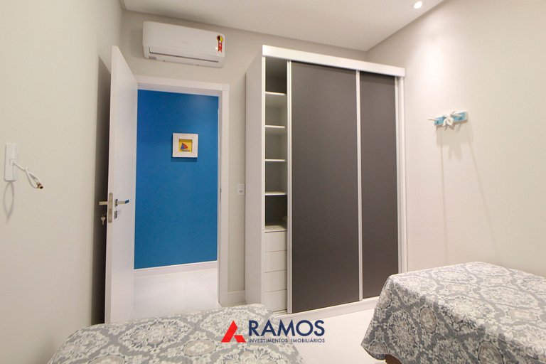 1087 Apto na praia de Bombinhas