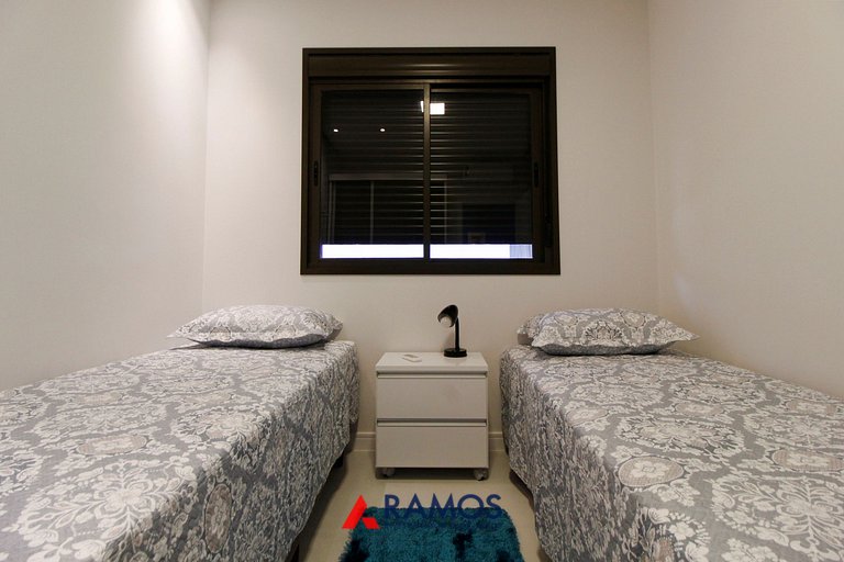 1087 Apto na praia de Bombinhas