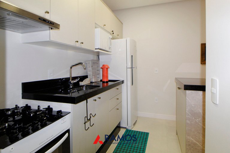 1087 Apto na praia de Bombinhas