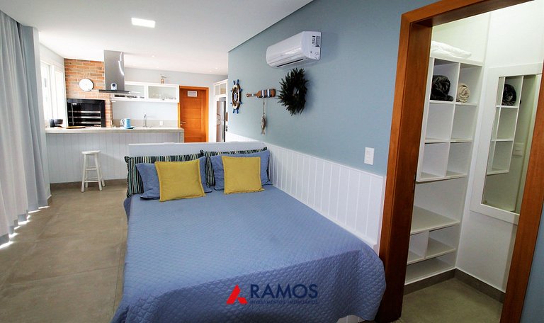 Flat Vista para o Mar e Piscina em Bombinhas 1082