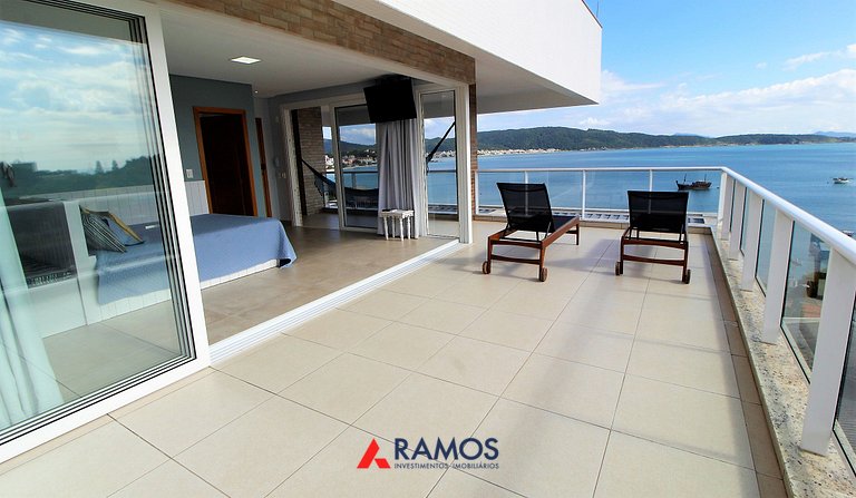 Flat Vista para o Mar e Piscina em Bombinhas 1082