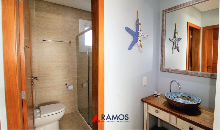 Flat Vista para o Mar e Piscina em Bombinhas 1082