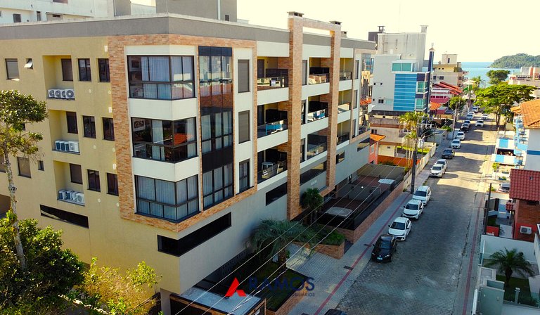 1087 Apto na praia de Bombinhas