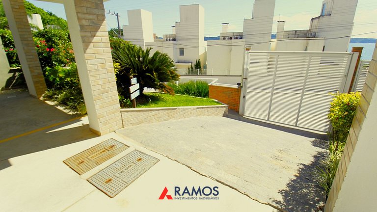 Flat Vista para o Mar e Piscina em Bombinhas 1082