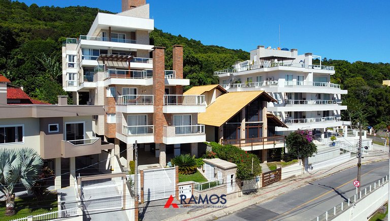Flat Vista para o Mar e Piscina em Bombinhas 1082