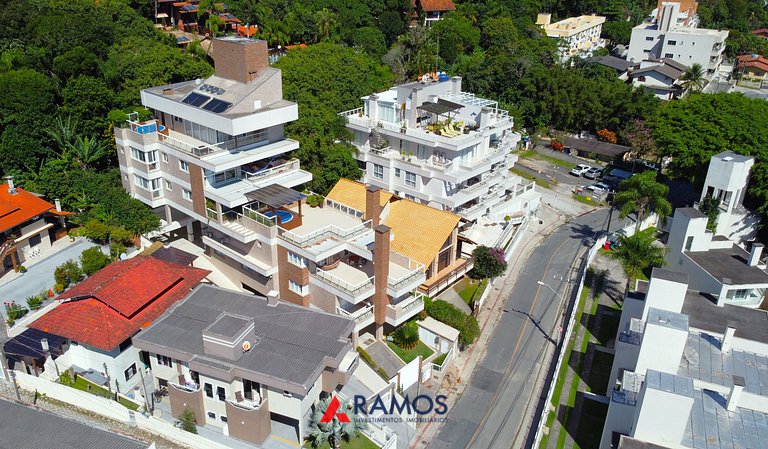 Flat Vista para o Mar e Piscina em Bombinhas 1082