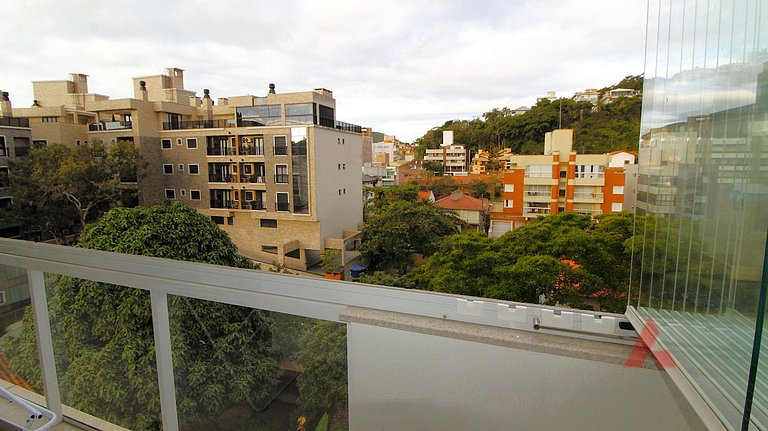 1063- Excelente apto no centro de Bombinhas