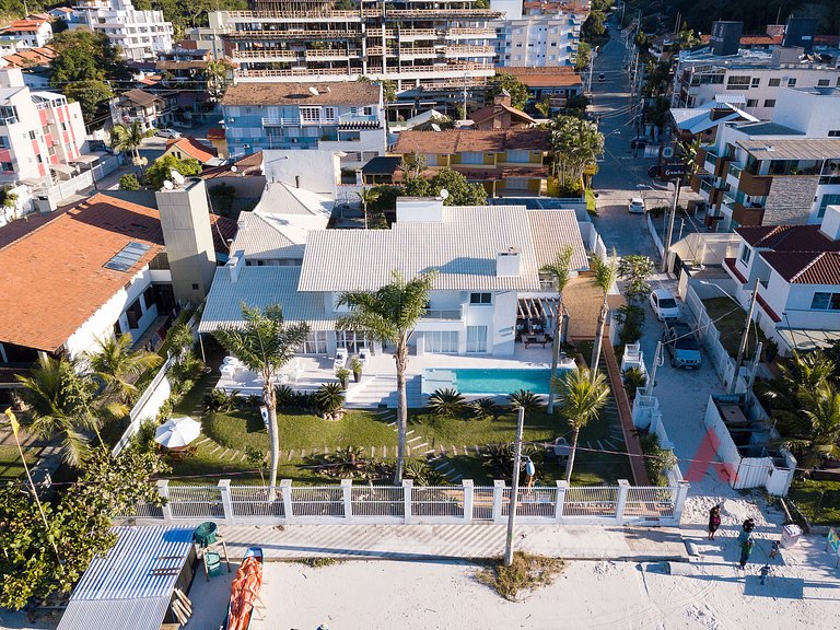 1001 Lindíssima Casa de Frente para o mar com piscina e 6 Su