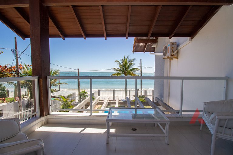1001 Lindíssima casa de frente para o mar com piscina.