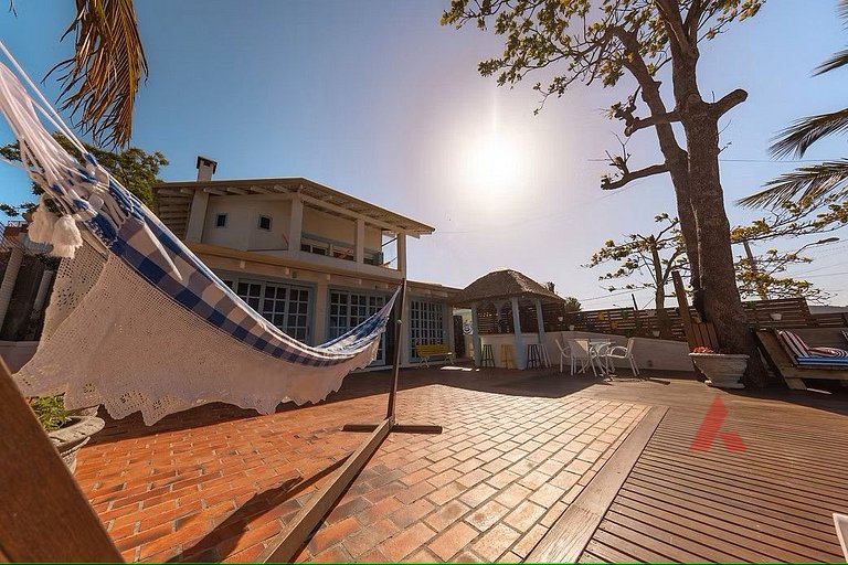 1002 Excelente casa de frente para o mar na Praia de Bombinh