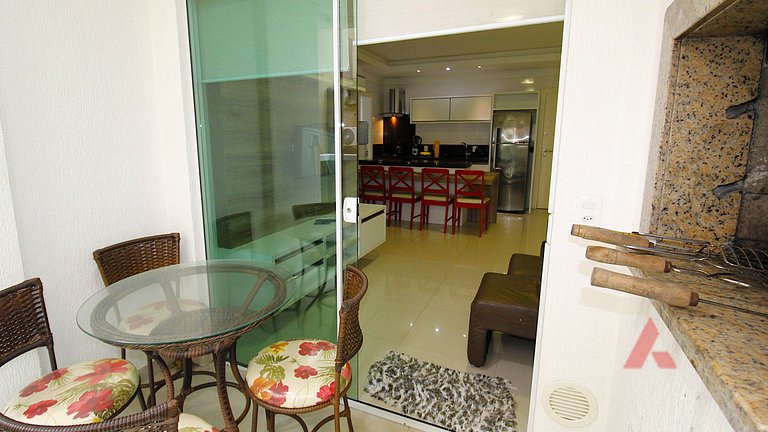 1043 Apartamento a 50 mts da Praia de Bombinhas