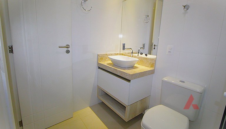 1043 Apartamento a 50 mts da Praia de Bombinhas
