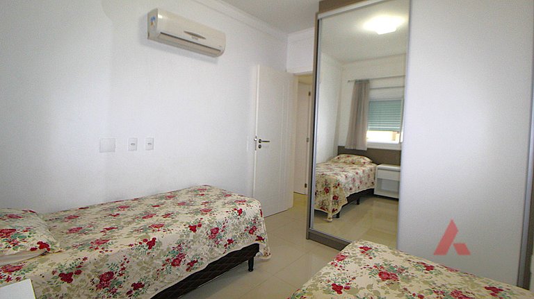 1043 Apartamento a 50 mts da Praia de Bombinhas