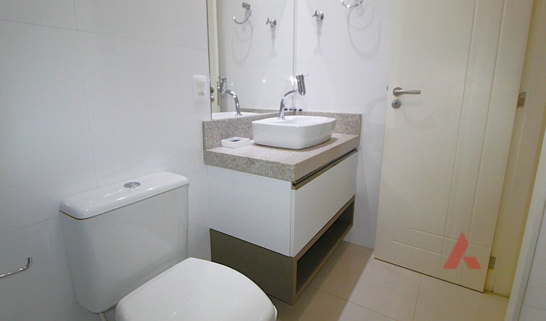 1043 Apartamento a 50 mts da Praia de Bombinhas