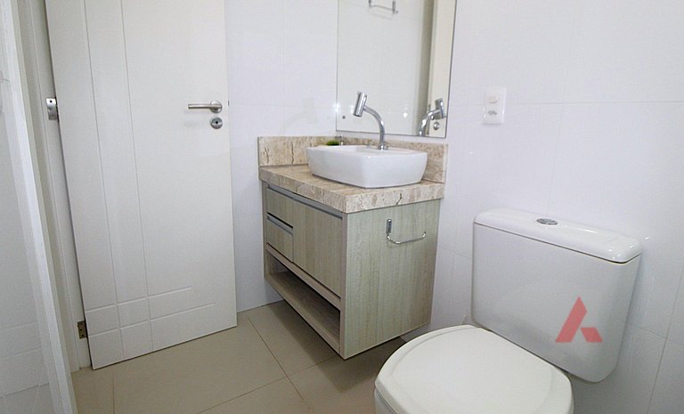 1041 - Apartamento na Praia de Bombinhas para locação - Resi