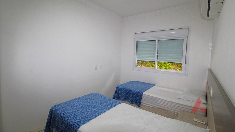 1041 - Apartamento na Praia de Bombinhas para locação - Resi