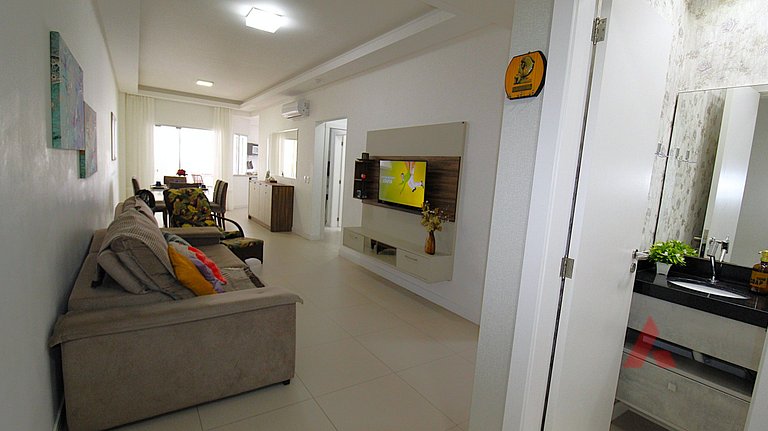 1067 - Apartamento para locação em Bombinhas com 03 suítes