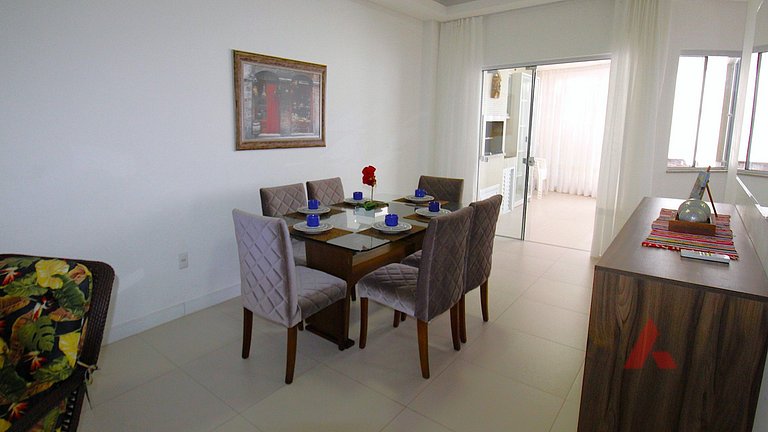1067 - Apartamento para locação em Bombinhas com 03 suítes