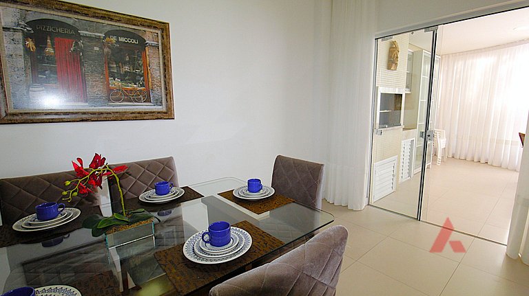 1067 - Apartamento para locação em Bombinhas com 03 suítes