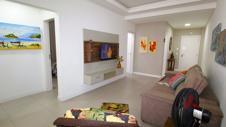 1067 - Apartamento para locação em Bombinhas com 03 suítes