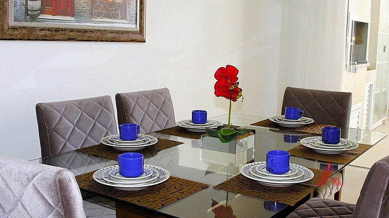 1067 - Apartamento para locação em Bombinhas com 03 suítes