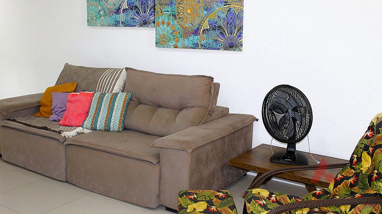 1067 - Apartamento para locação em Bombinhas com 03 suítes
