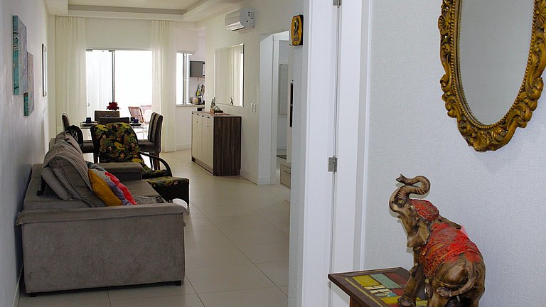 1067 - Apartamento para locação em Bombinhas com 03 suítes