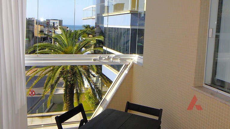 1067 - Apartamento para locação em Bombinhas com 03 suítes