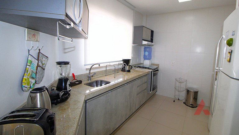 1067 - Apartamento para locação em Bombinhas com 03 suítes