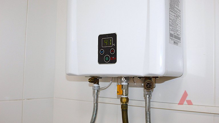 1067 - Apartamento para locação em Bombinhas com 03 suítes